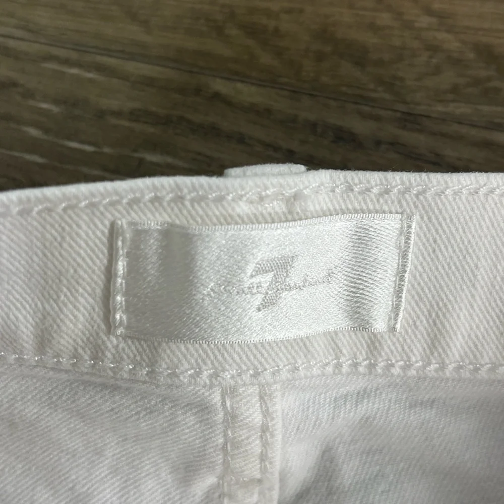 7 for all Mankind High Rise Flare Snap Leg - Picture 10 of 13